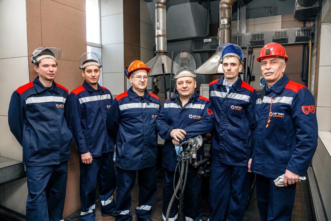 Золотов слесарь азлк